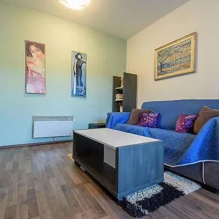 In Mali Iz/insel Iz 6362 Holiday home Mali Iz